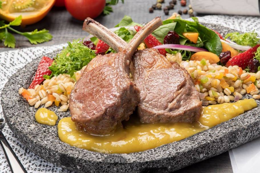 plato de Rack de cordero en salsa de Naranjilla