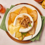 Brie Asaso con nueces peras y miel