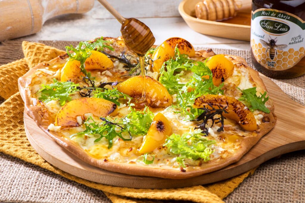 pizza de duraznos con miel